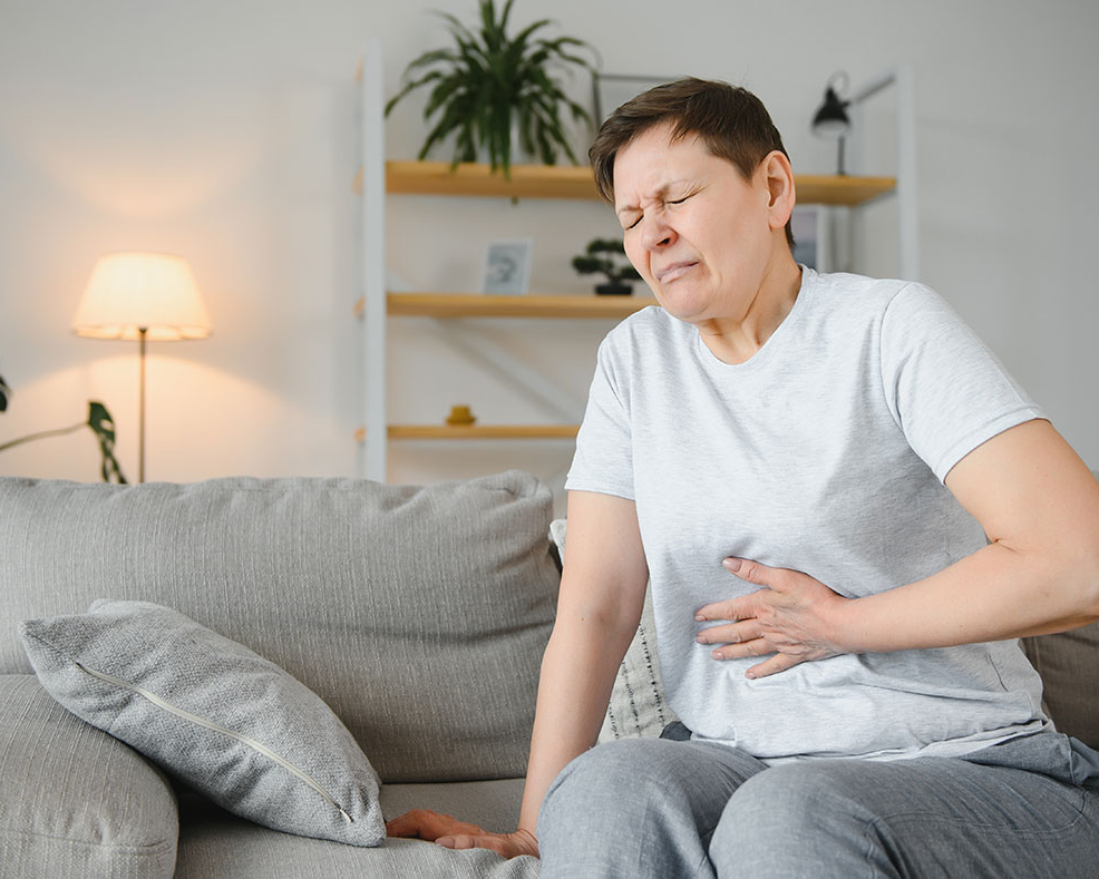 Dor abdominal: causas, sintomas e quando procurar um médico