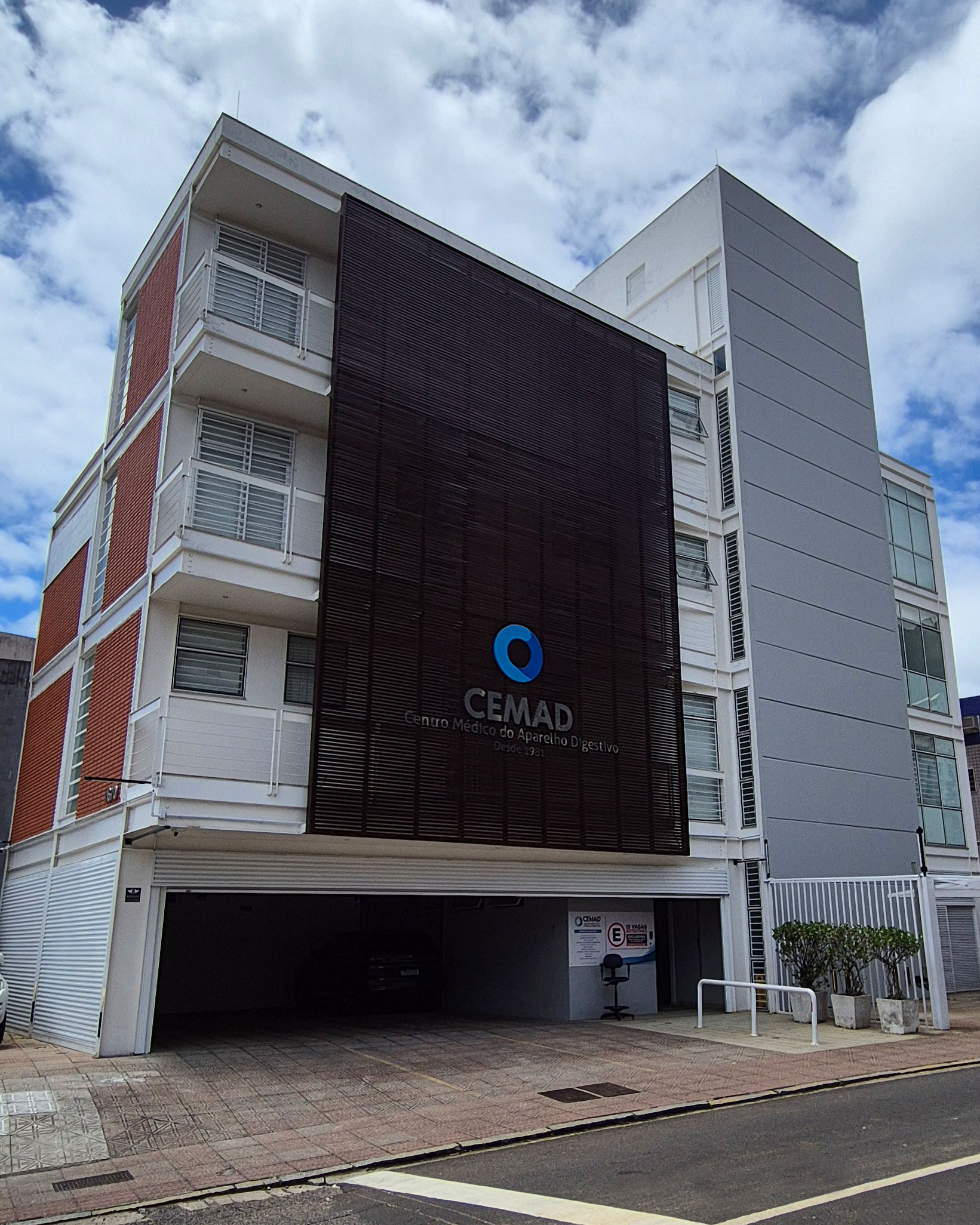 Foto da Fachada da Clínica CEMAD.